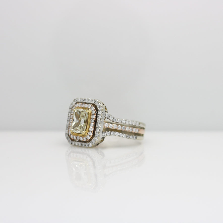 WHITE GOLD LADY'S DIAMOND CLUSTER RING