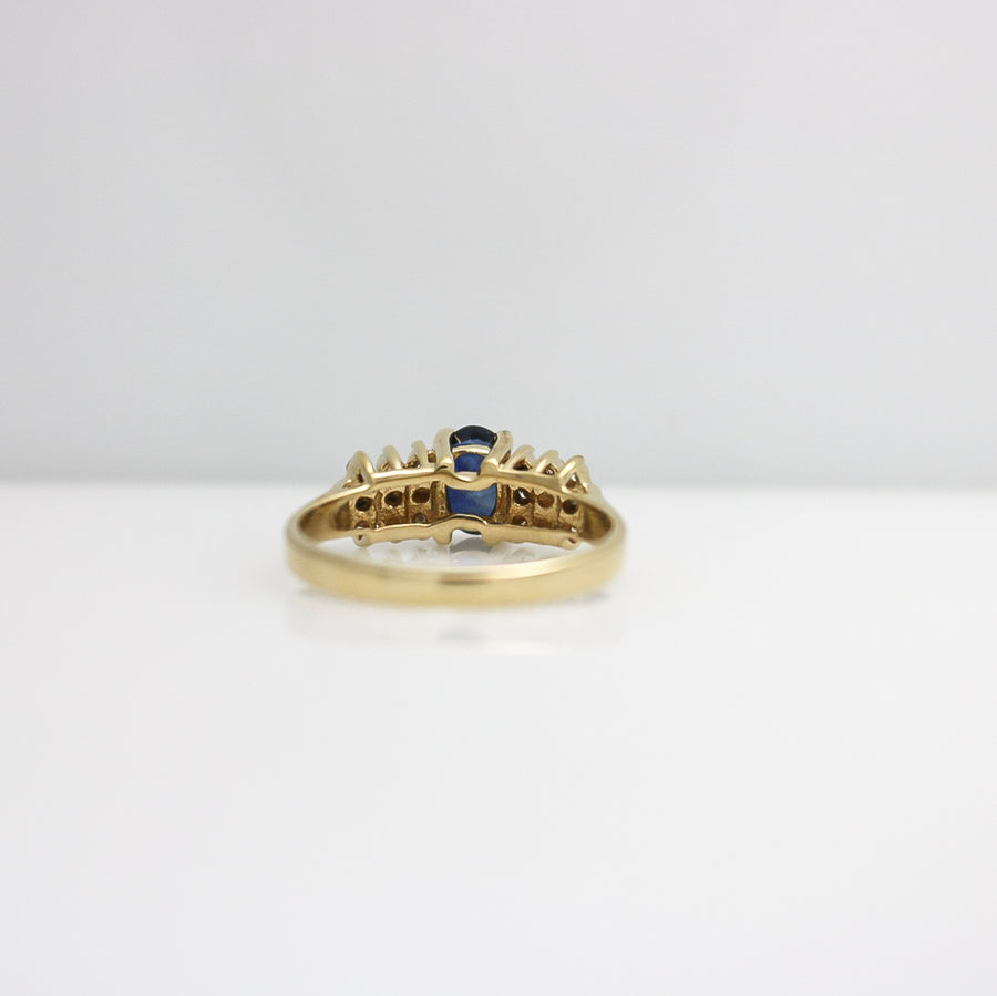 YELLOW GOLD LADY'S FASHION RING WITH SAPPHIRE AND DIAMONDS