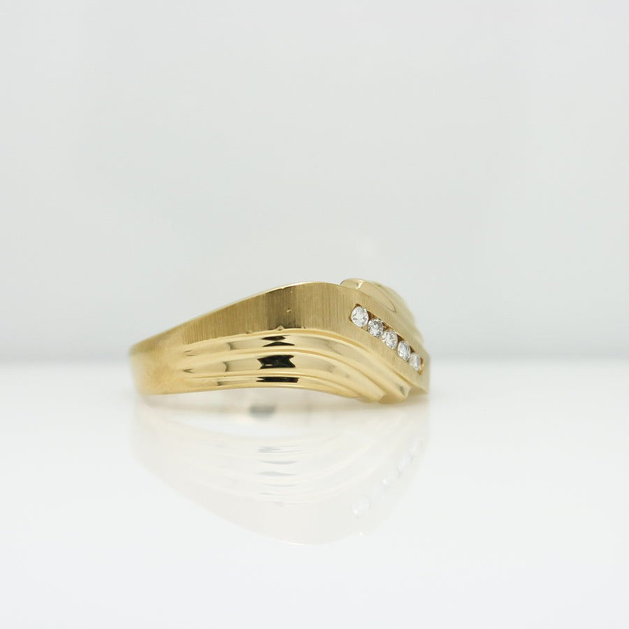YELLOW GOLD MEN'S RING WITH 5 DIAMONDS