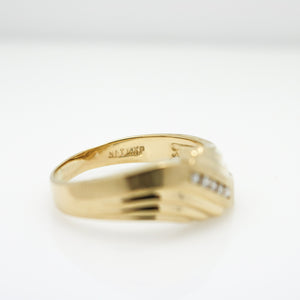 YELLOW GOLD MEN'S RING WITH 5 DIAMONDS