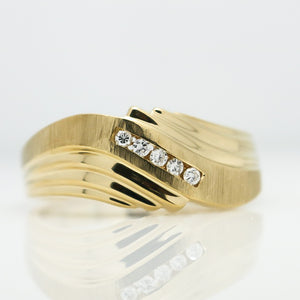 YELLOW GOLD MEN'S RING WITH 5 DIAMONDS