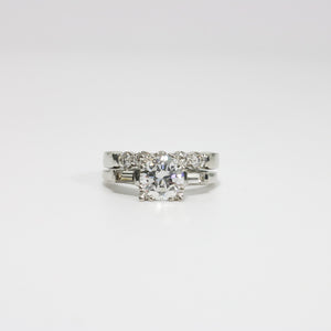 WHITE GOLD LADY'S DIAMOND RING  TWO IN ONE