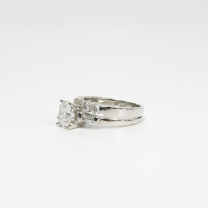 WHITE GOLD LADY'S DIAMOND RING  TWO IN ONE