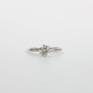 WHITE GOLD DIAMOND SOLITAIRE RING