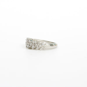 WHITE GOLD LADY'S RING WITH ROUND DIAMONDS