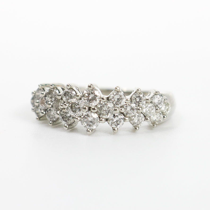 WHITE GOLD LADY'S RING WITH ROUND DIAMONDS