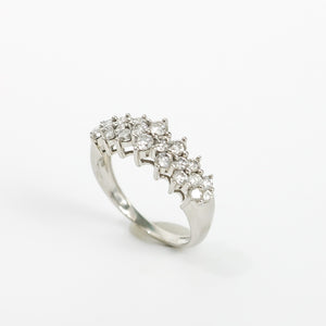 WHITE GOLD LADY'S RING WITH ROUND DIAMONDS