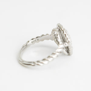 WHITE GOLD LADY'S NATURAL DIAMOND RING ROPE STYLE