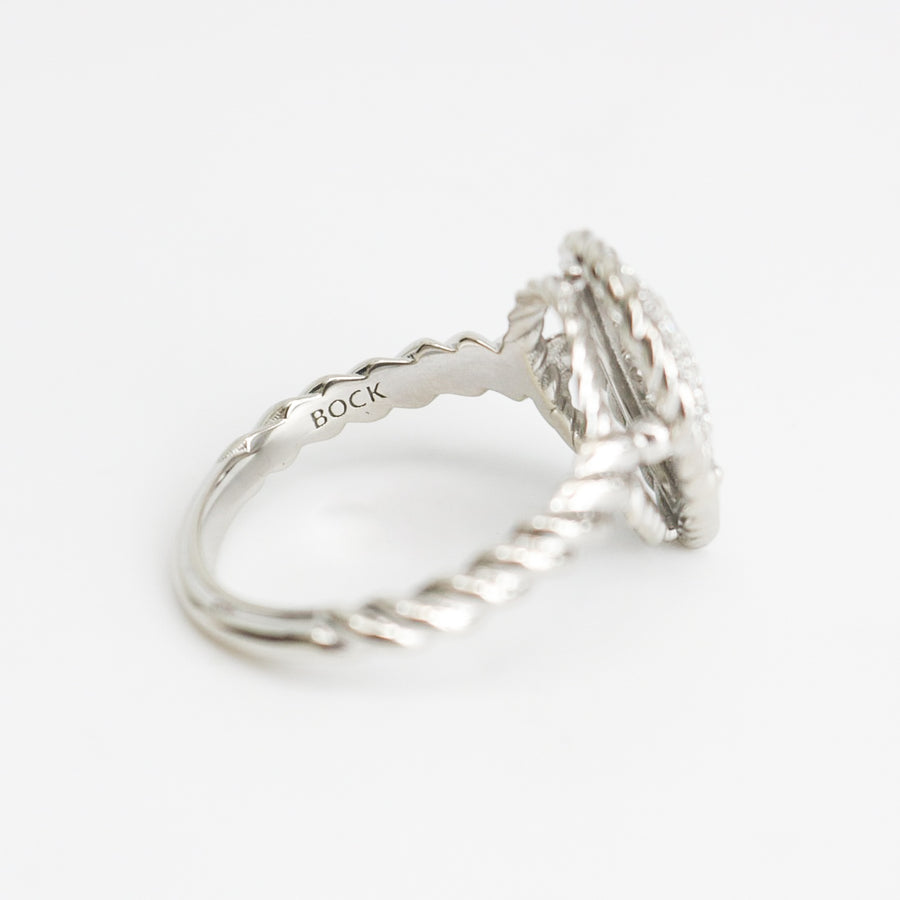 WHITE GOLD LADY'S NATURAL DIAMOND RING ROPE STYLE