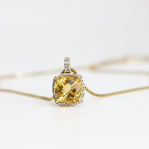 YELLOW GOLD PENDANT WITH CITRINE GEMSTONE AND BOX CHAIN