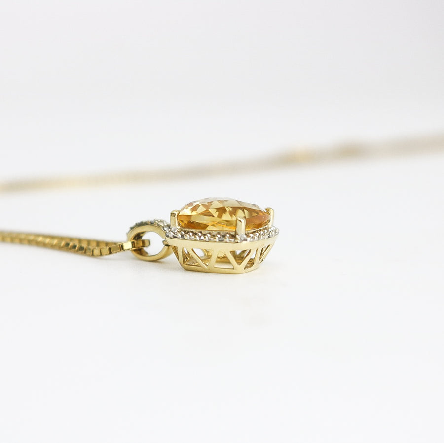 YELLOW GOLD PENDANT WITH CITRINE GEMSTONE AND BOX CHAIN