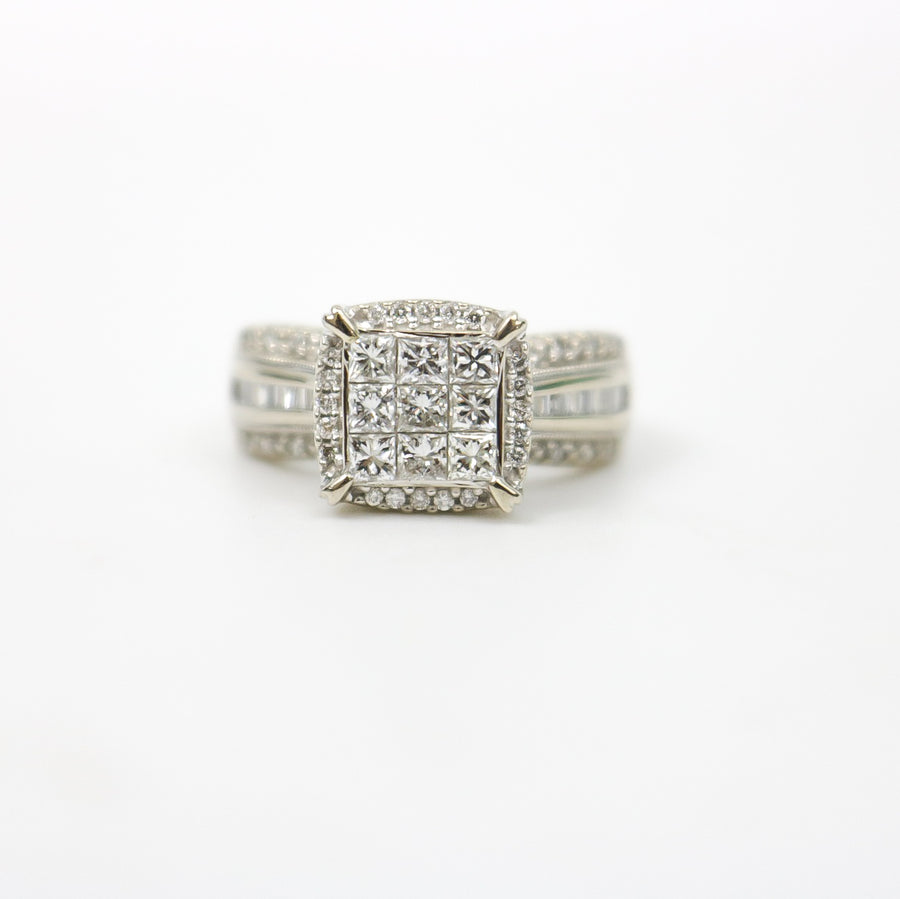 WHITE GOLD LADY'S MULTI DIAMOND RING