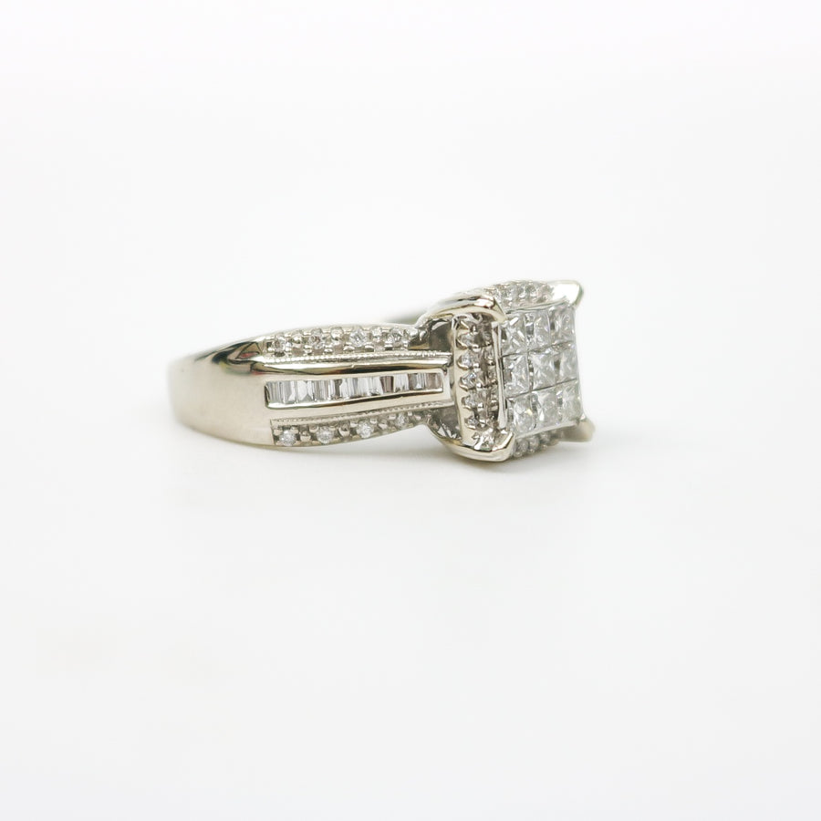 WHITE GOLD LADY'S MULTI DIAMOND RING