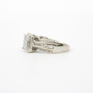 WHITE GOLD LADY'S MULTI DIAMOND RING