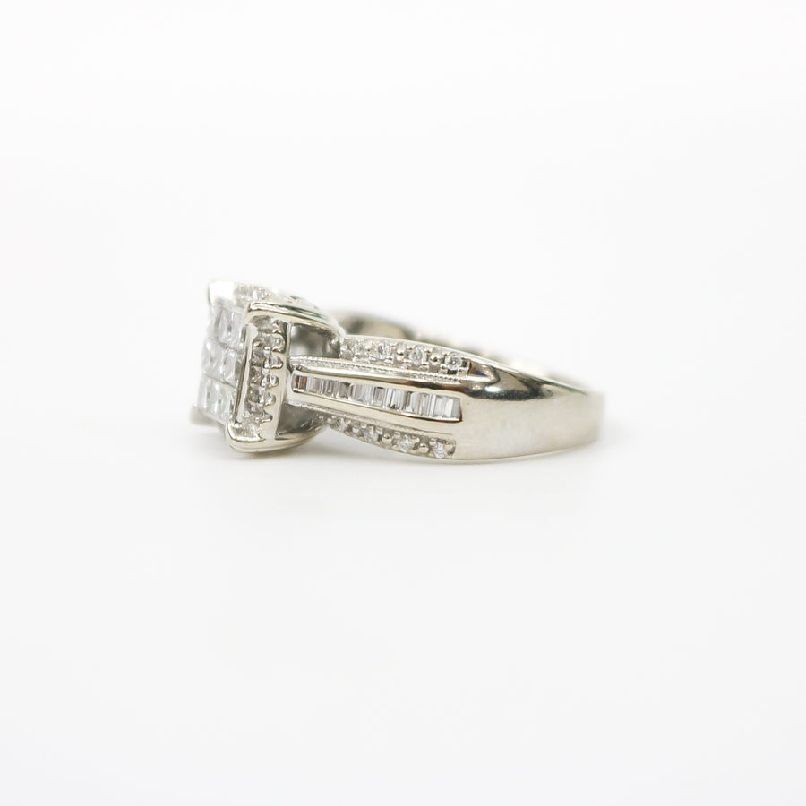 WHITE GOLD LADY'S MULTI DIAMOND RING