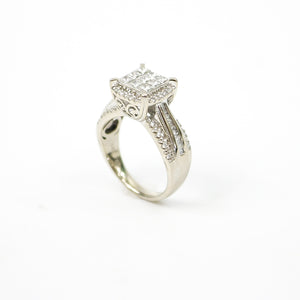 WHITE GOLD LADY'S MULTI DIAMOND RING