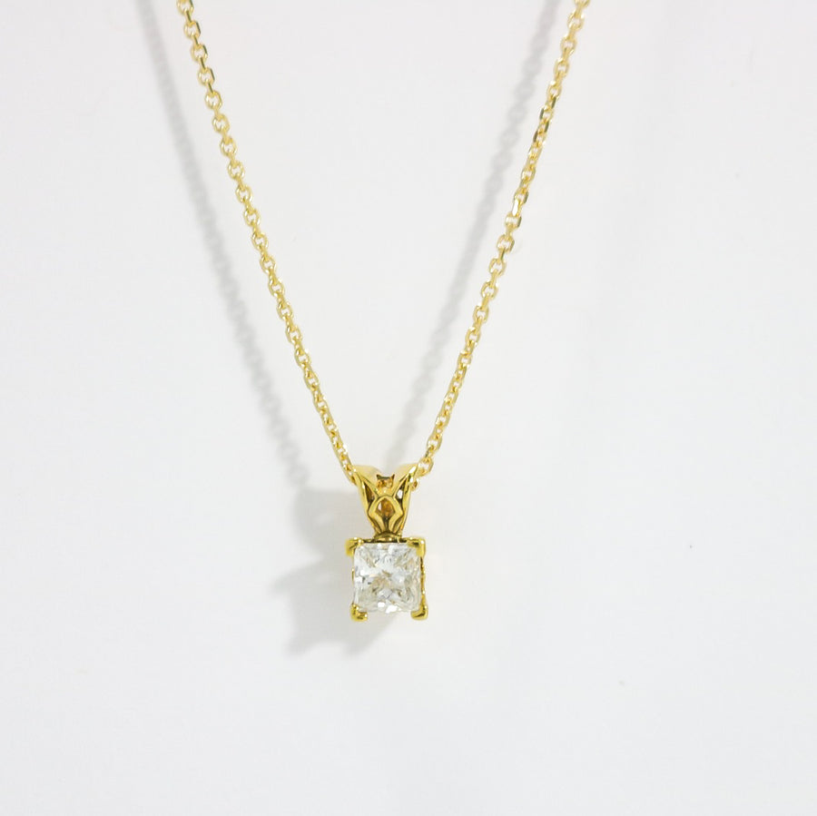 YELLOW GOLD PRINCESS CUT NATURAL DIAMOND PENDANT