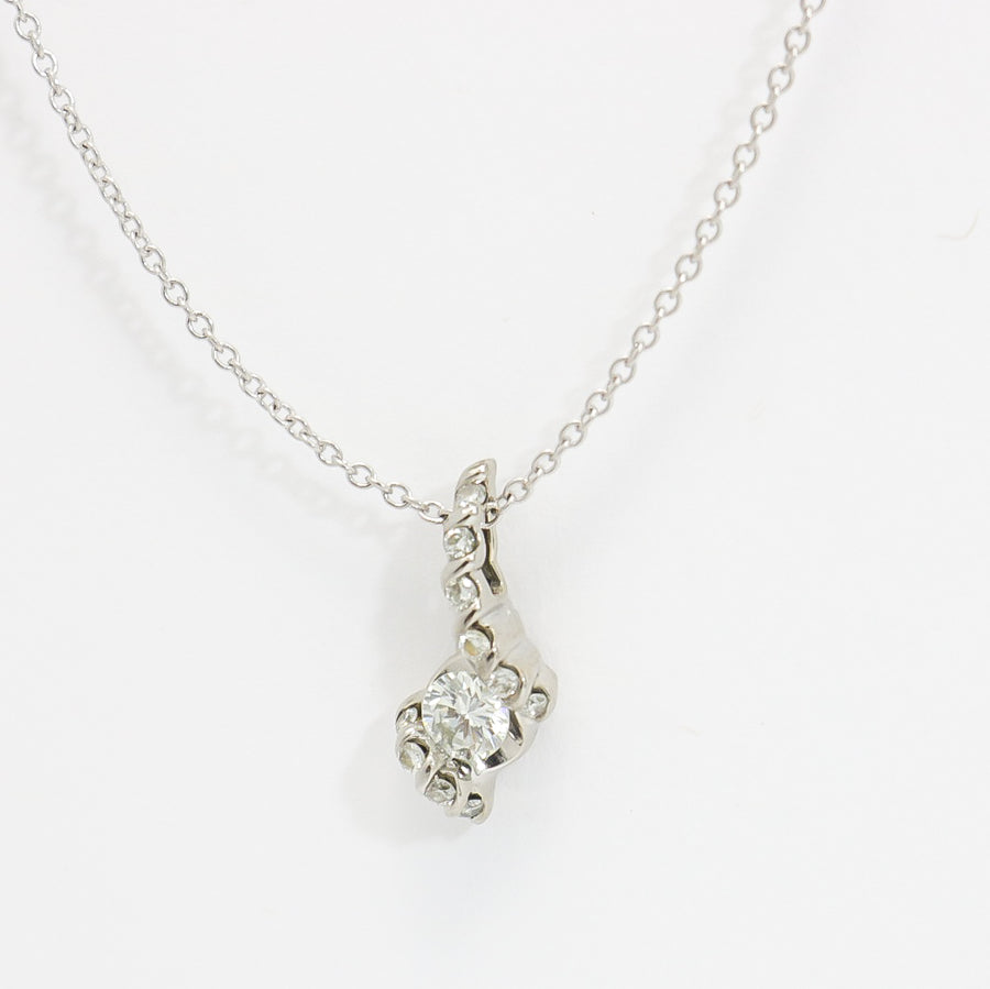 WHITE GOLD NATURAL DIAMOND PENDANT WITH NECKLACE