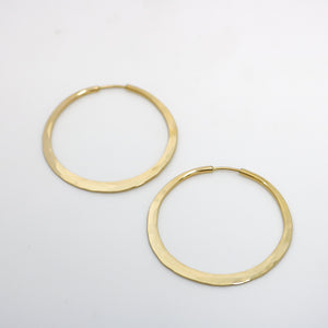 YELLOW GOLD HAMMERED HOOP EARRINGS