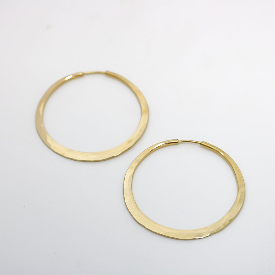 YELLOW GOLD HAMMERED HOOP EARRINGS