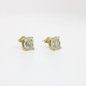 YELLOW GOLD AQUAMARINE GEMSTONE STUD EARRINGS.