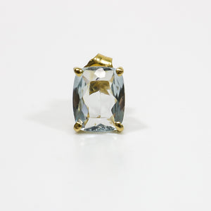 YELLOW GOLD AQUAMARINE GEMSTONE STUD EARRINGS.