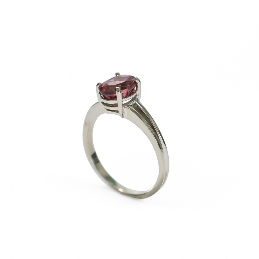 WHITE GOLD LADY'S RING WITH TOURMALINE GEMSTONE