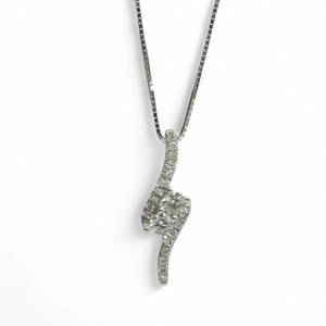 FOREVER US DIAMOND PENDANT WITH NECKLACE.