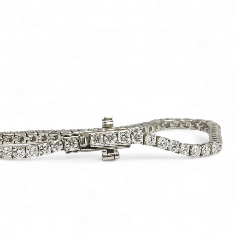 WHITE GOLD TENNIS BRACELET WITH  LAB GROWN DIAMONDS.