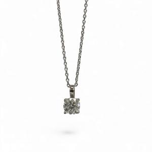 WHITE GOLD NATURAL ROUND DIAMOND PENDANT WITH NECKLACE.