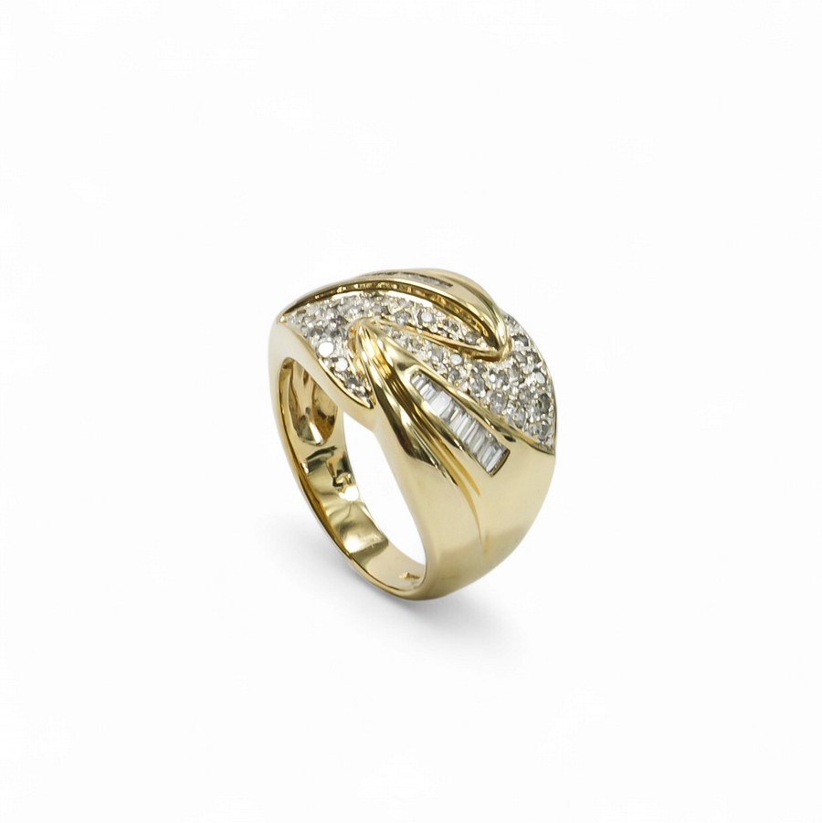 YELLOW GOLD LADY'S MULTI DIAMOND RING