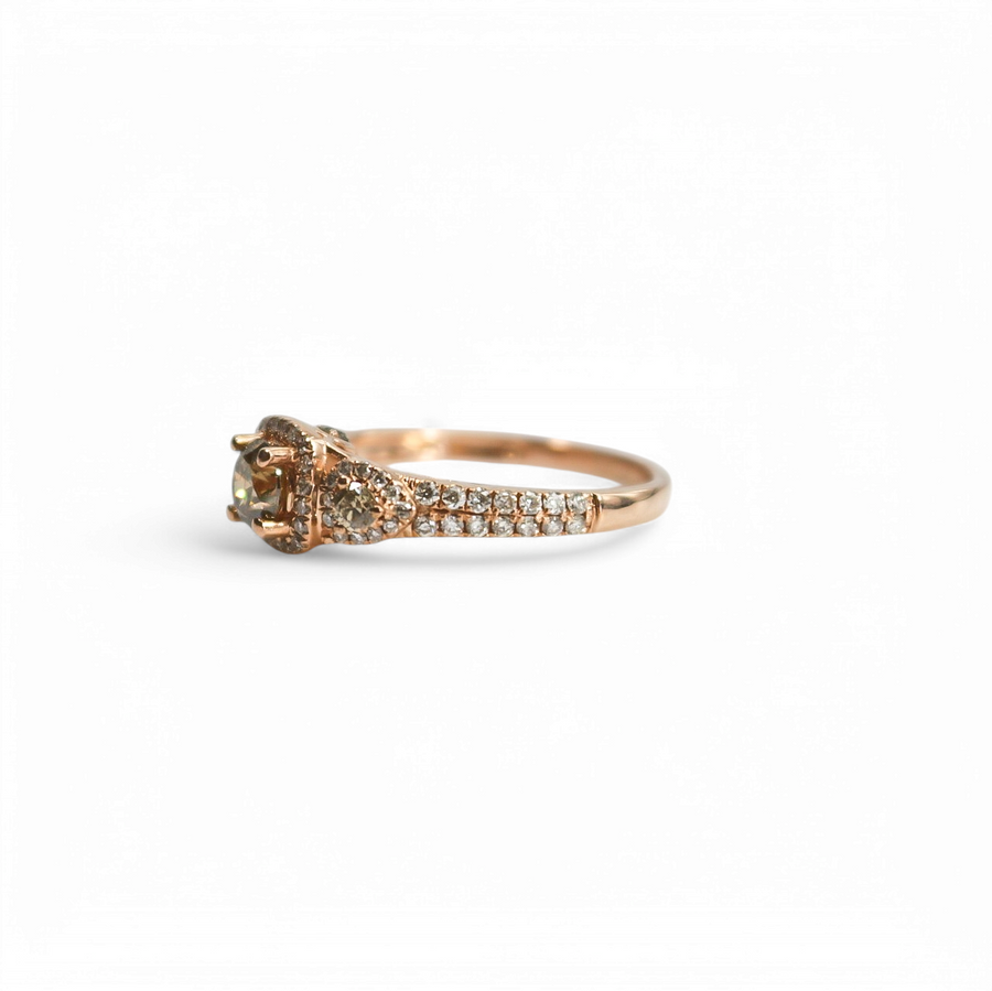 ROSE GOLD LADY'S RING WITH CHAMPAGNE AND WHITE NATURAL DIAMONDS.