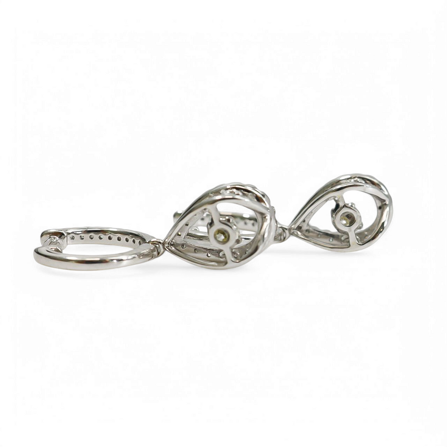 WHITE GOLD EARRINGS WITH LAB GROWN DIAMONDS.