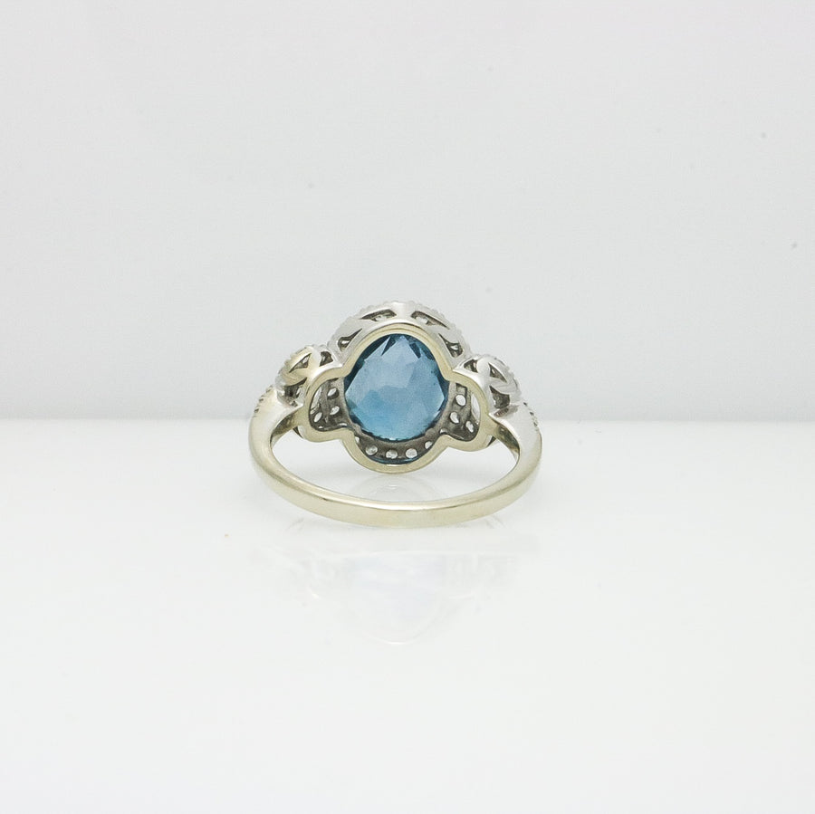 WHITE GOLD TOPAZ RING