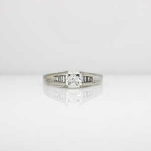 PRINCESS CUT DIAMOND RING