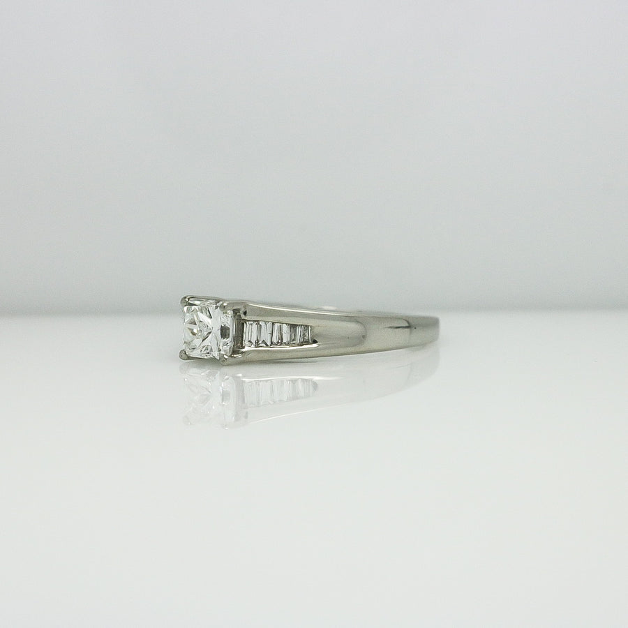 PRINCESS CUT DIAMOND RING