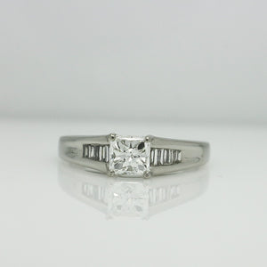 PRINCESS CUT DIAMOND RING